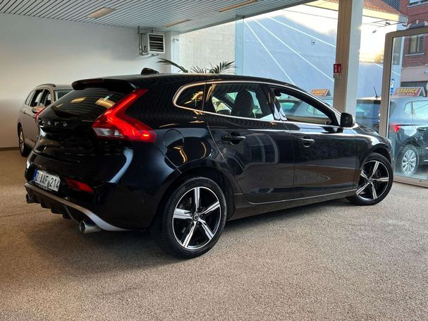 Volvo V40 T2 90 kW image number 2