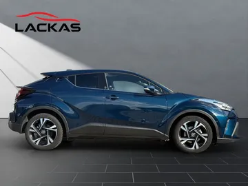 Car image 4