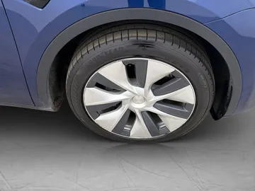 Car image 36