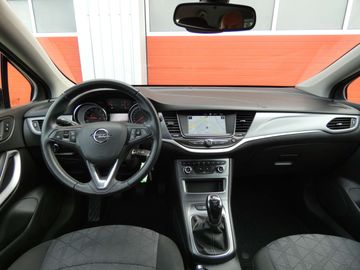 Car image 16