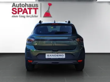 Car image 3