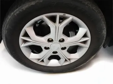 Car image 26