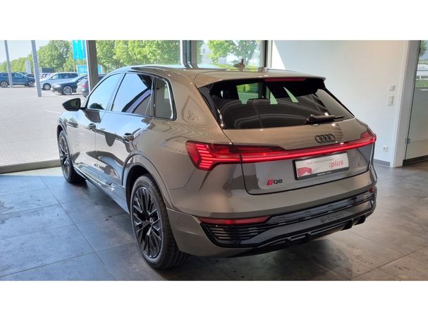 Audi Q8 50 quattro e-tron S-line 250 kW image number 5