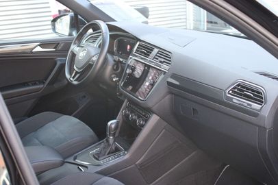 Car image 37