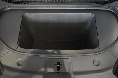 Car image 33