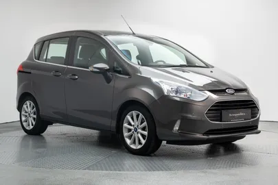 Car image 3