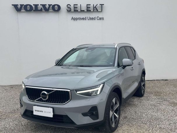 Volvo XC40 B3 Core 120 kW image number 1