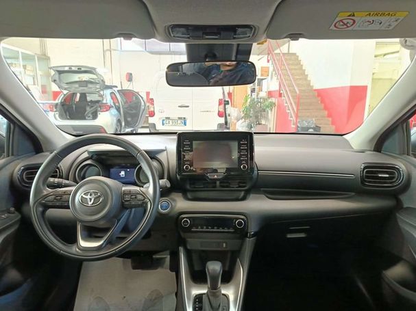 Toyota Yaris 1.5 Hybrid 85 kW image number 9