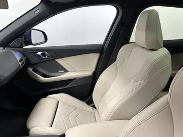 Car image 37