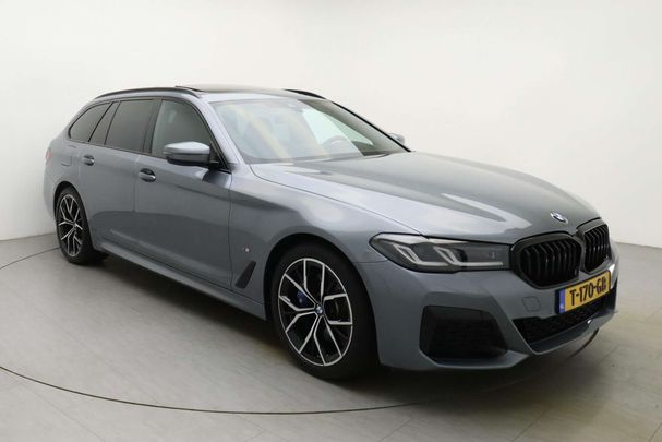 BMW 520d Touring xDrive 140 kW image number 2