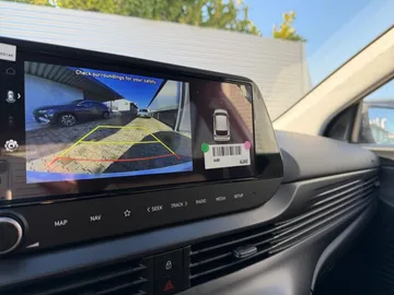 Car image 16