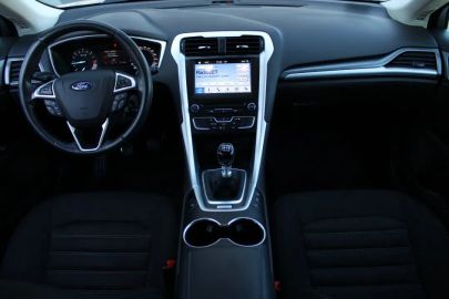 Car image 15