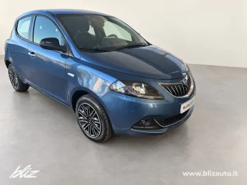 Car image 2