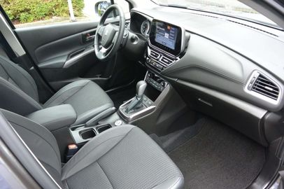 Car image 30