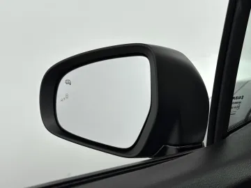 Car image 29