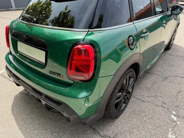 Car image 49