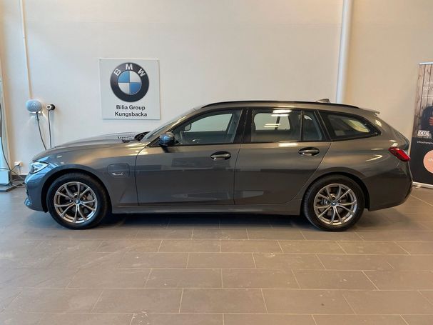 BMW 330e Touring M Sport 216 kW image number 5