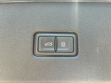 Car image 35