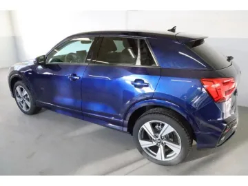 Car image 27