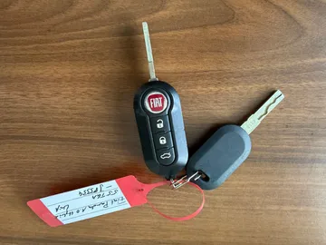 Car image 25