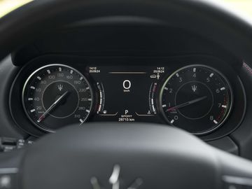 Car image 28