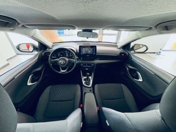 Car image 12