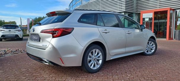 Toyota Corolla 1.8 Hybrid Touring Sports 103 kW image number 3