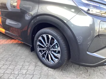 Car image 23