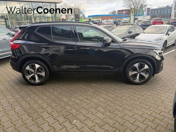 Volvo XC40 B4 Plus Dark DKG 145 kW image number 3