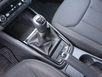 Car image 14