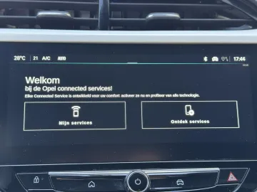 Car image 30