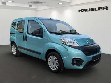 Car image 4