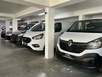 Car image 30