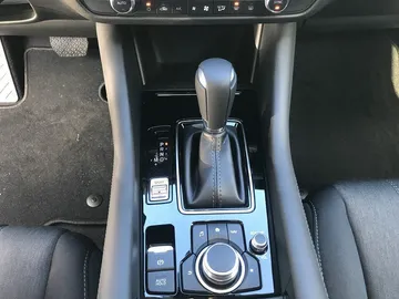 Car image 28