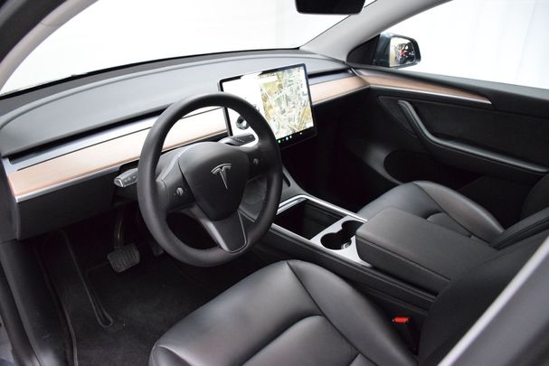 Tesla Model Y Long Range AWD 378 kW image number 2