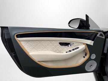 Car image 32