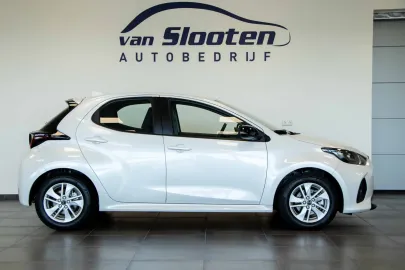 Car image 3