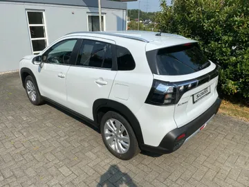 Car image 4
