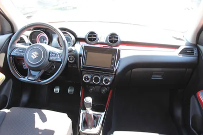 Car image 5