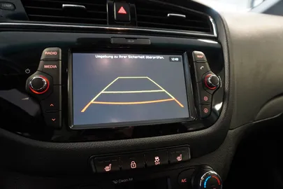 Car image 33