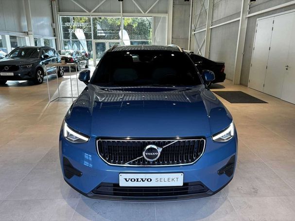 Volvo XC40 B3 Core 120 kW image number 3