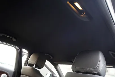 Car image 32