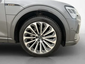 Car image 35
