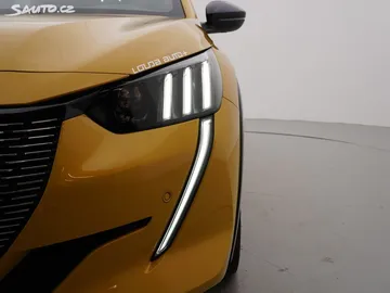 Car image 30
