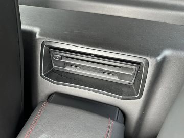 Car image 47