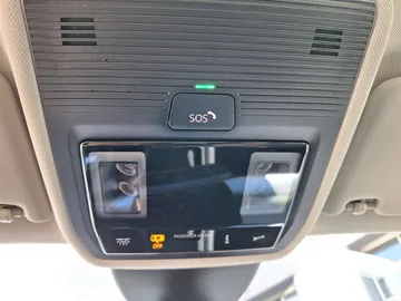 Car image 33