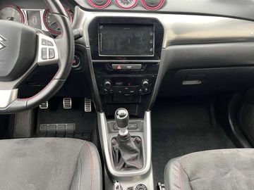 Car image 12