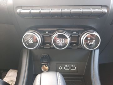 Car image 24