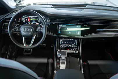 Car image 26