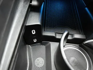 Car image 49